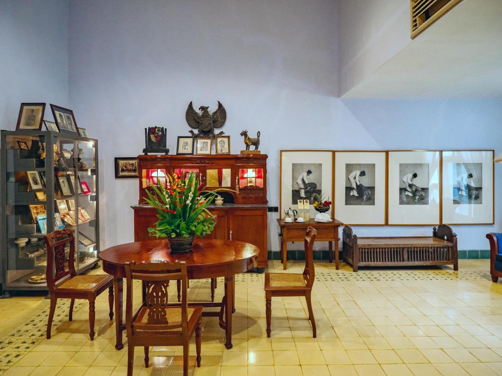 Hotel Tugu Blitar Exterior foto