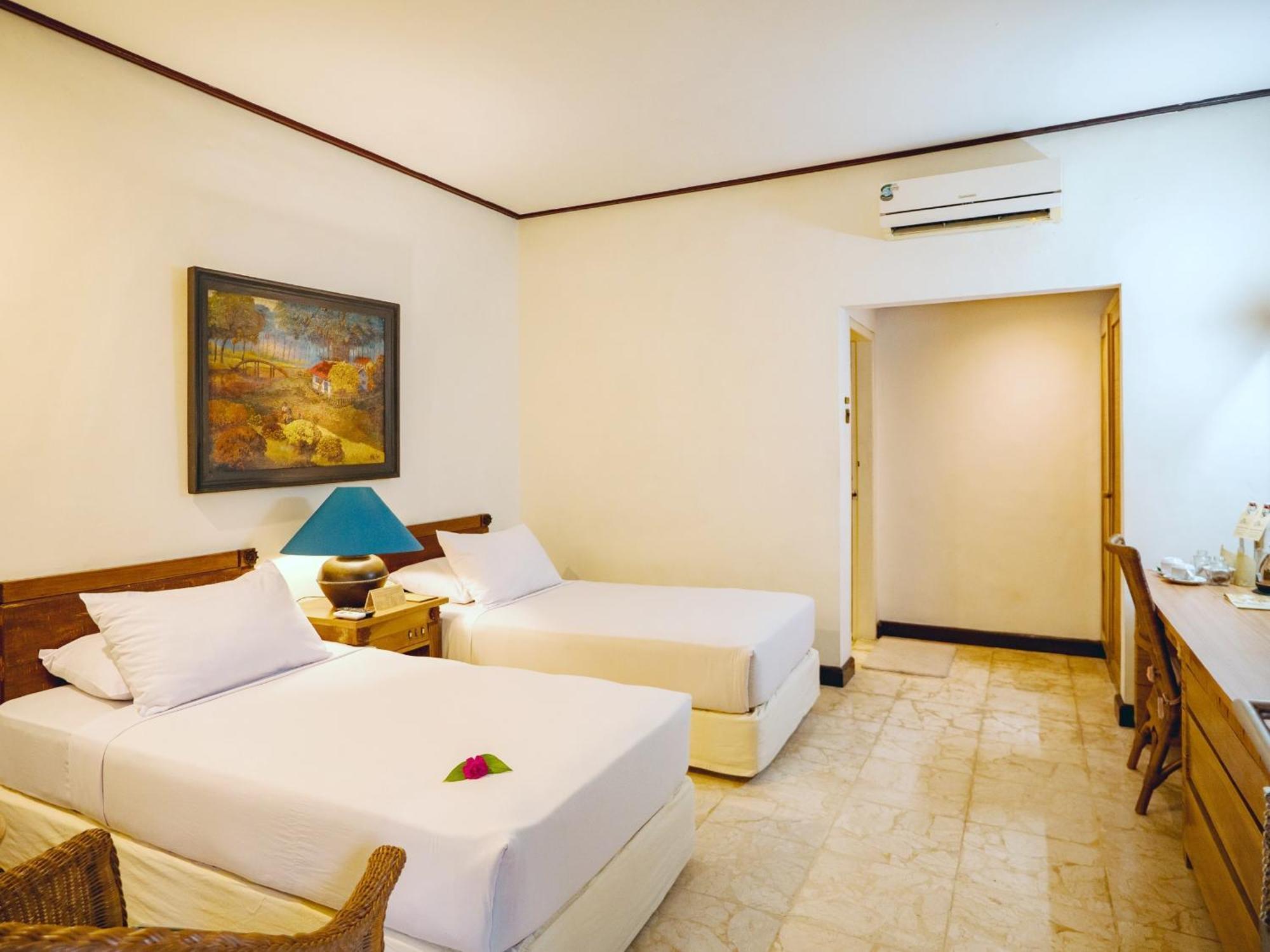 Hotel Tugu Blitar Exterior foto