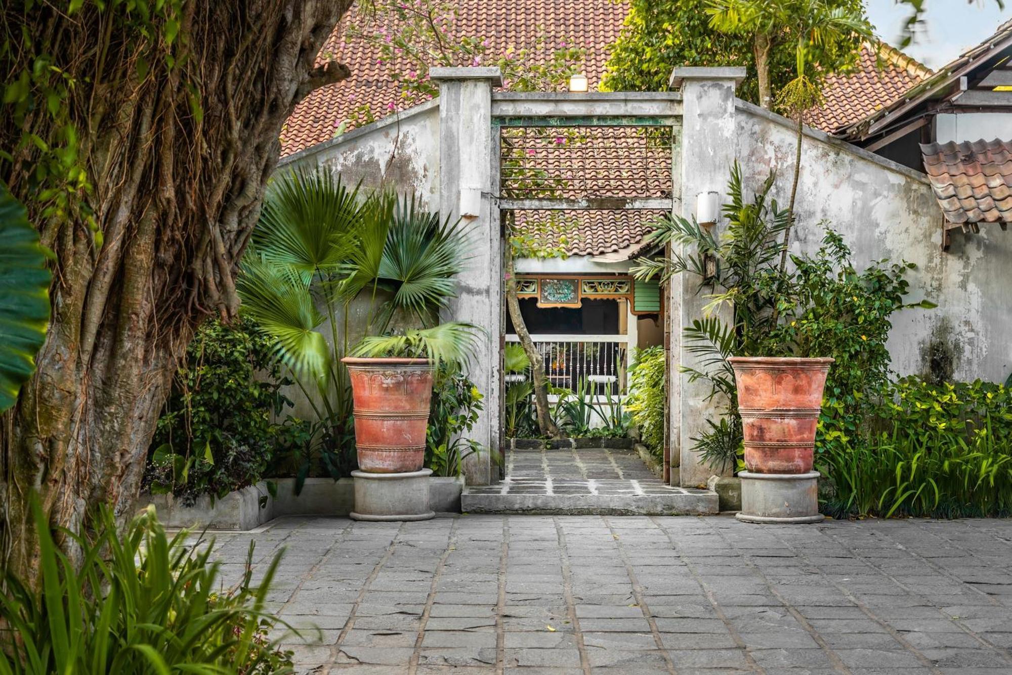 Hotel Tugu Blitar Exterior foto